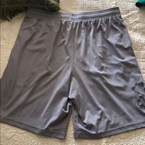Men’s Under Armour Tech Graphic Shorts - Gray